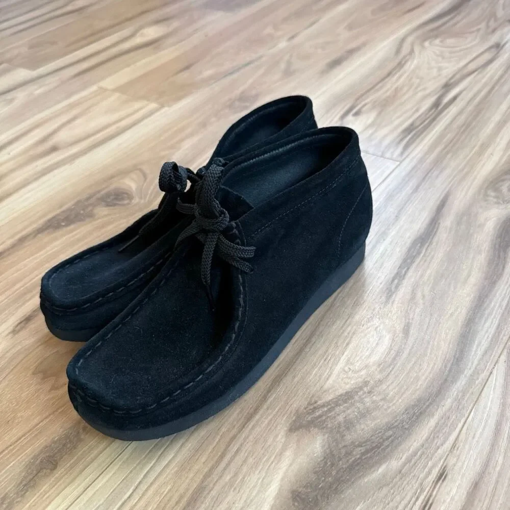 Clarks Wallabee Older Black Suede Kids Size 4.5 EUC